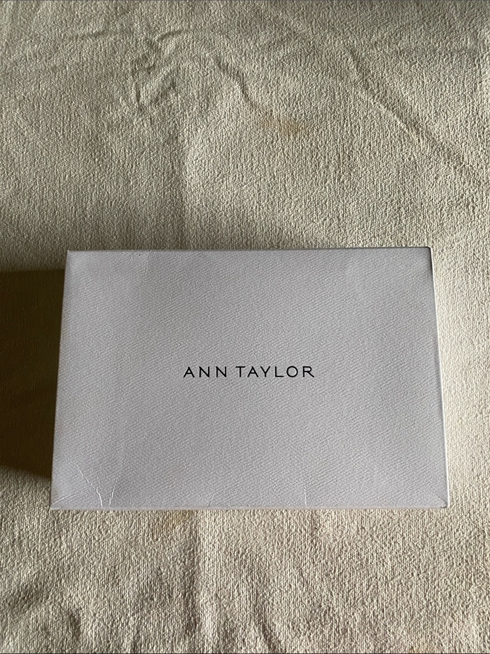 Ann Taylor Box - white